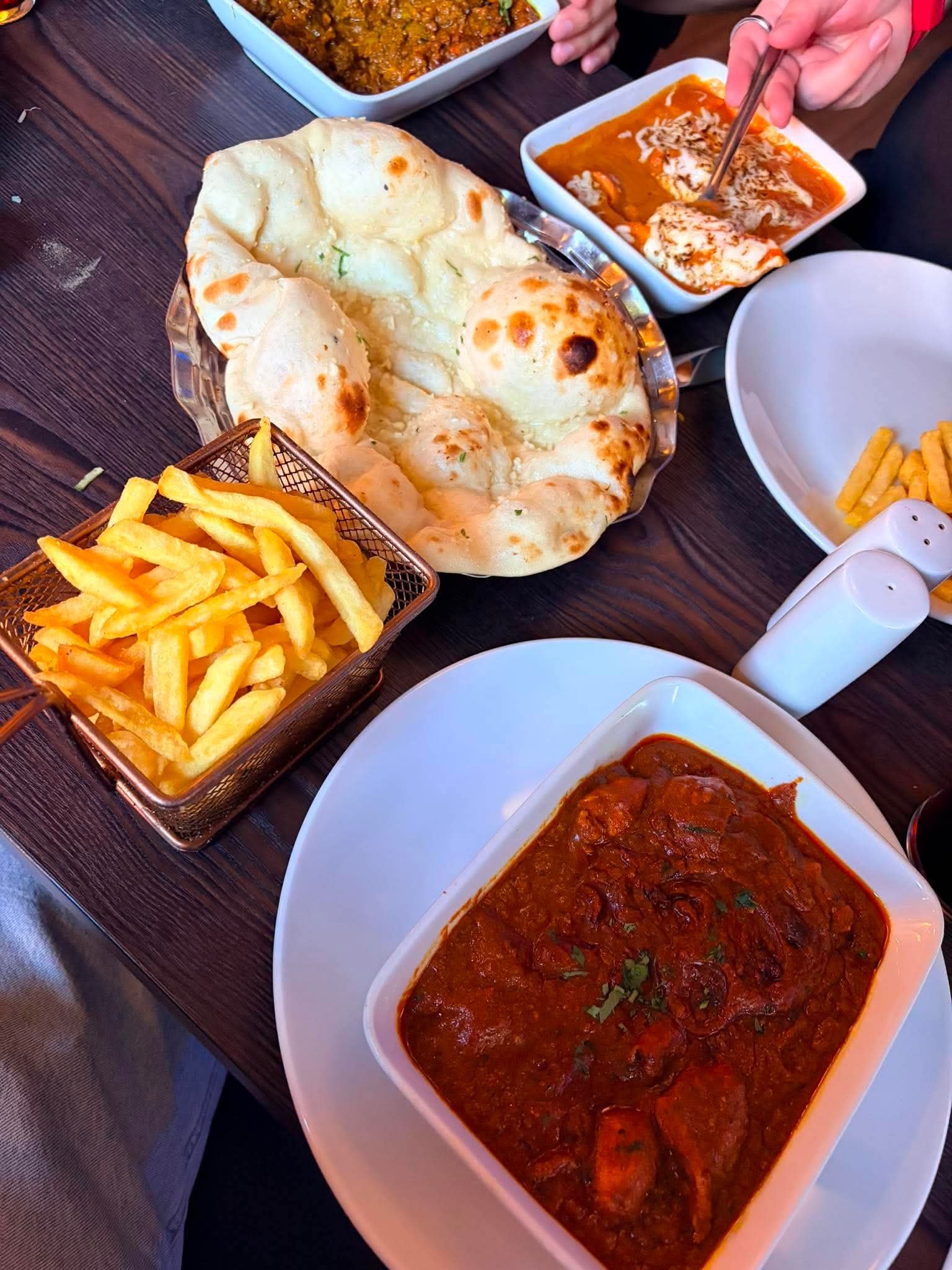 The Loco - Chicken Tikka, Chips and Garlic Naan